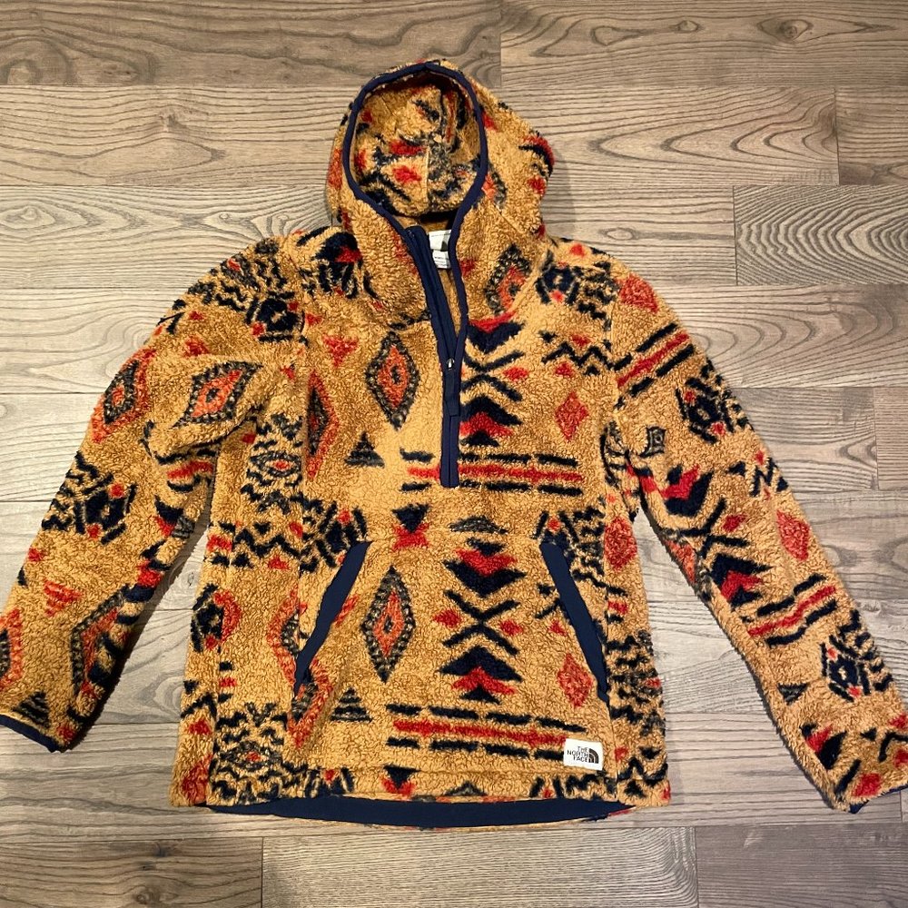 The North Face Campshire Pullover - BARELY USED